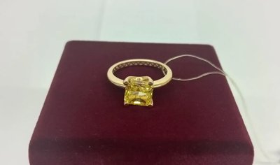 Кольцо из красного золота с бриллианитом 3