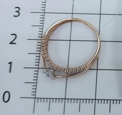 Кольцо из красного золота с фианитами 2