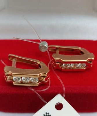 Серьги из красного золота с бриллианитами 2