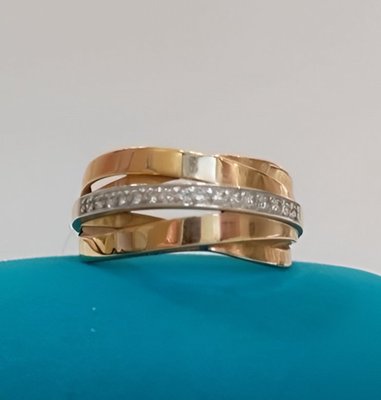 Кольцо из красного золота с фианитами 2