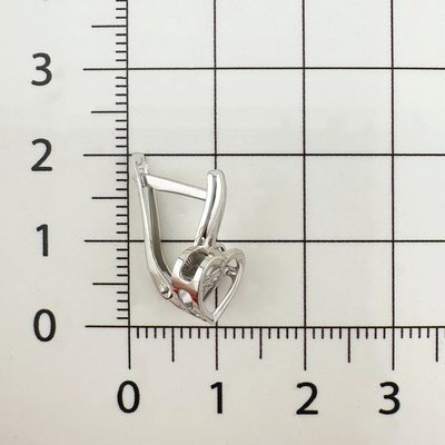 Серьги из белого золота с бриллиантом 3