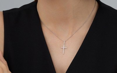 Крест из белого золота с бриллиантами 4