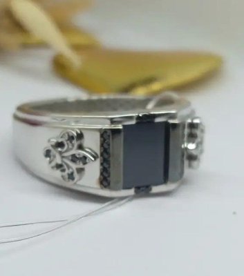 Печатка с ониксом и фианитами из серебра 4