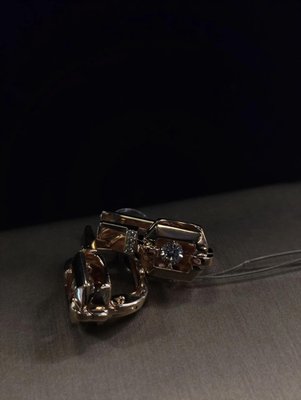 Серьги из красного золота с фианитами  4